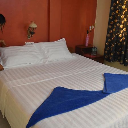 Tan Kimlong Guesthouse シェムリアップ エクステリア 写真